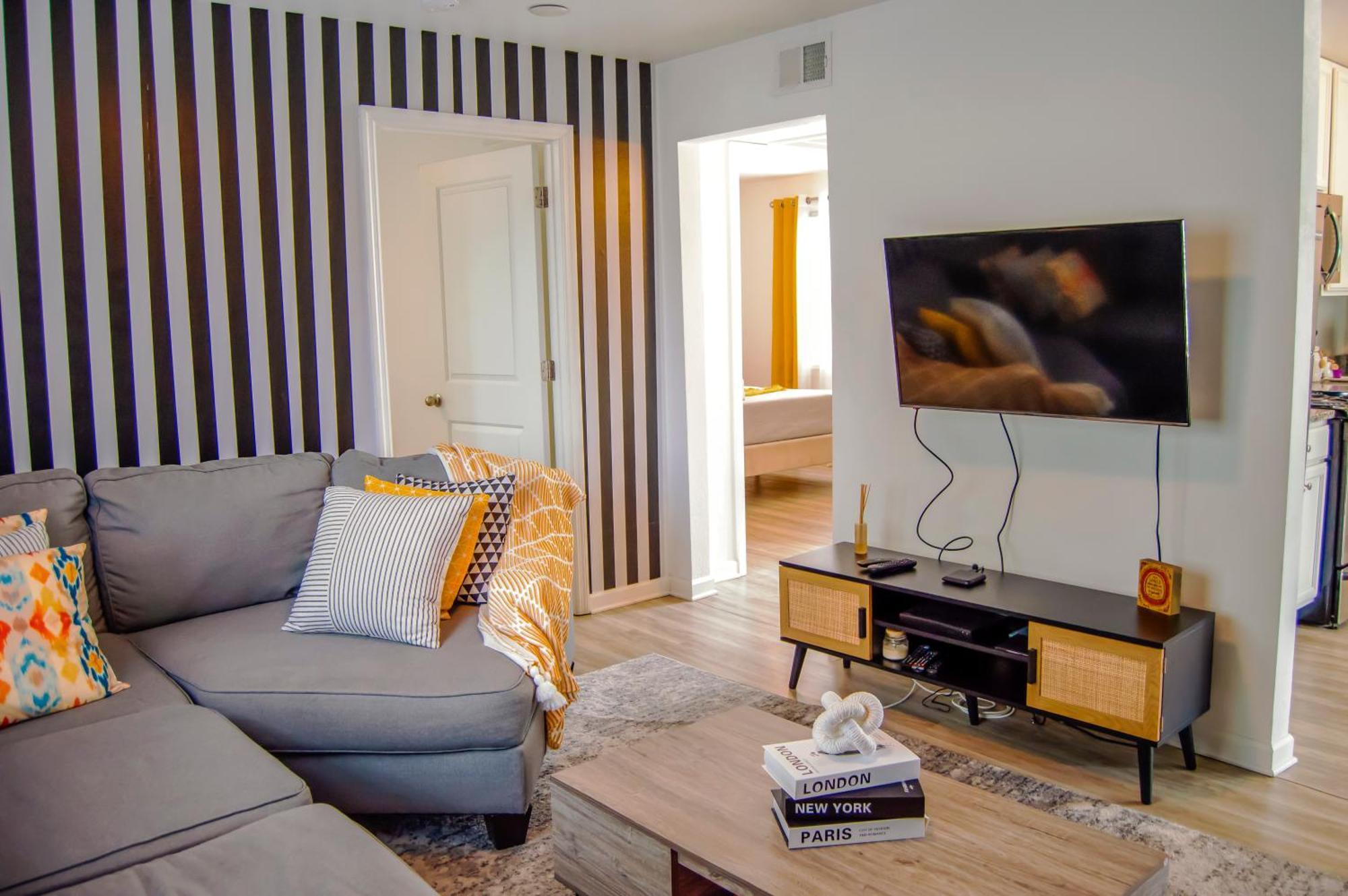 Cozy Condo, Minutes From Broadwy, Sleeps 5 Νάσβιλ Εξωτερικό φωτογραφία